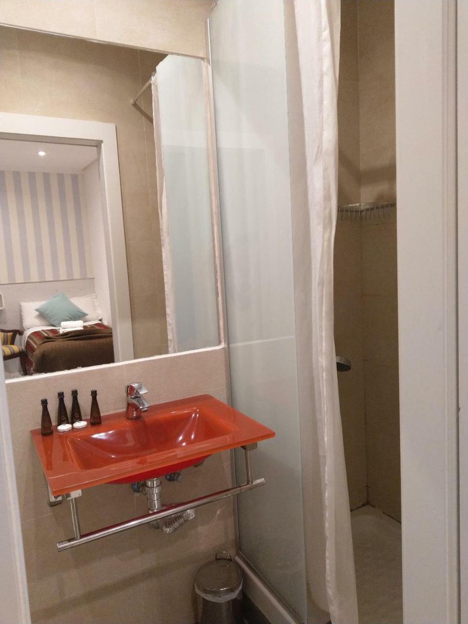 Twin Room,779188239:JPEG
